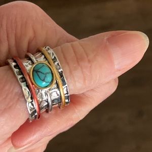 Silver tone ring. Copper, gold tone, turquoise. Costume. Size 8